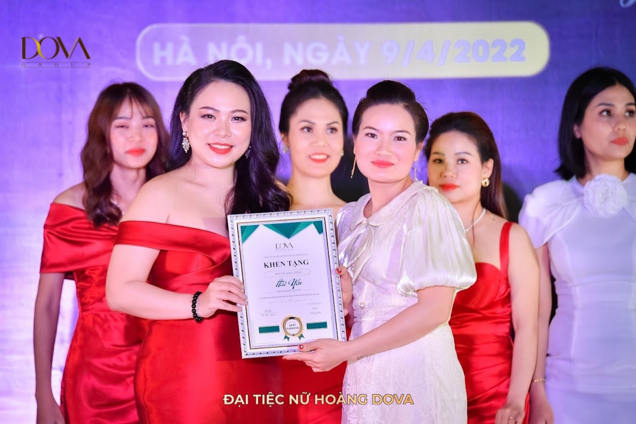 Trao giải vinh danh