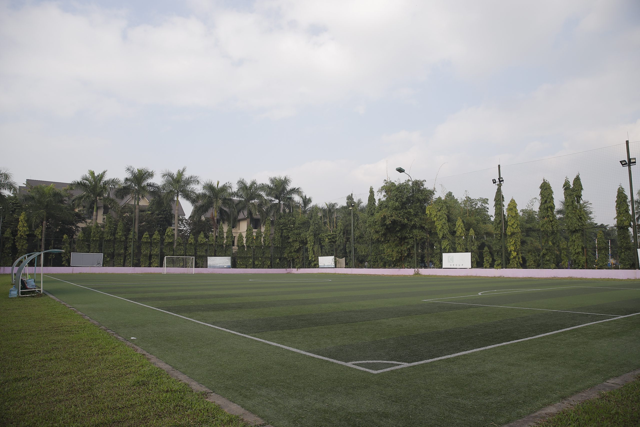 Sân tennis, sân bóng đá, sân cầu lông