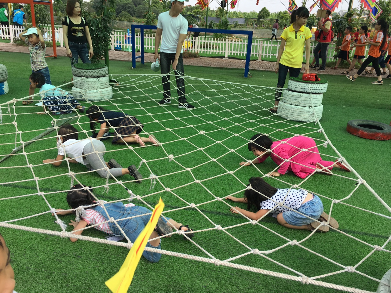 Hoạt động dã ngoại luôn được các em học sinh mong chờ và háo hức.