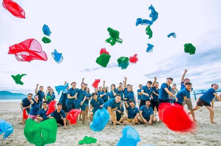 Tổ chức sự kiện kết hợp với Teambuilding