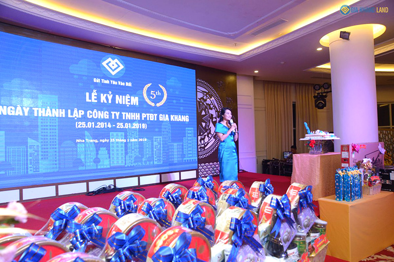 tổ chức lễ kỷ niệm