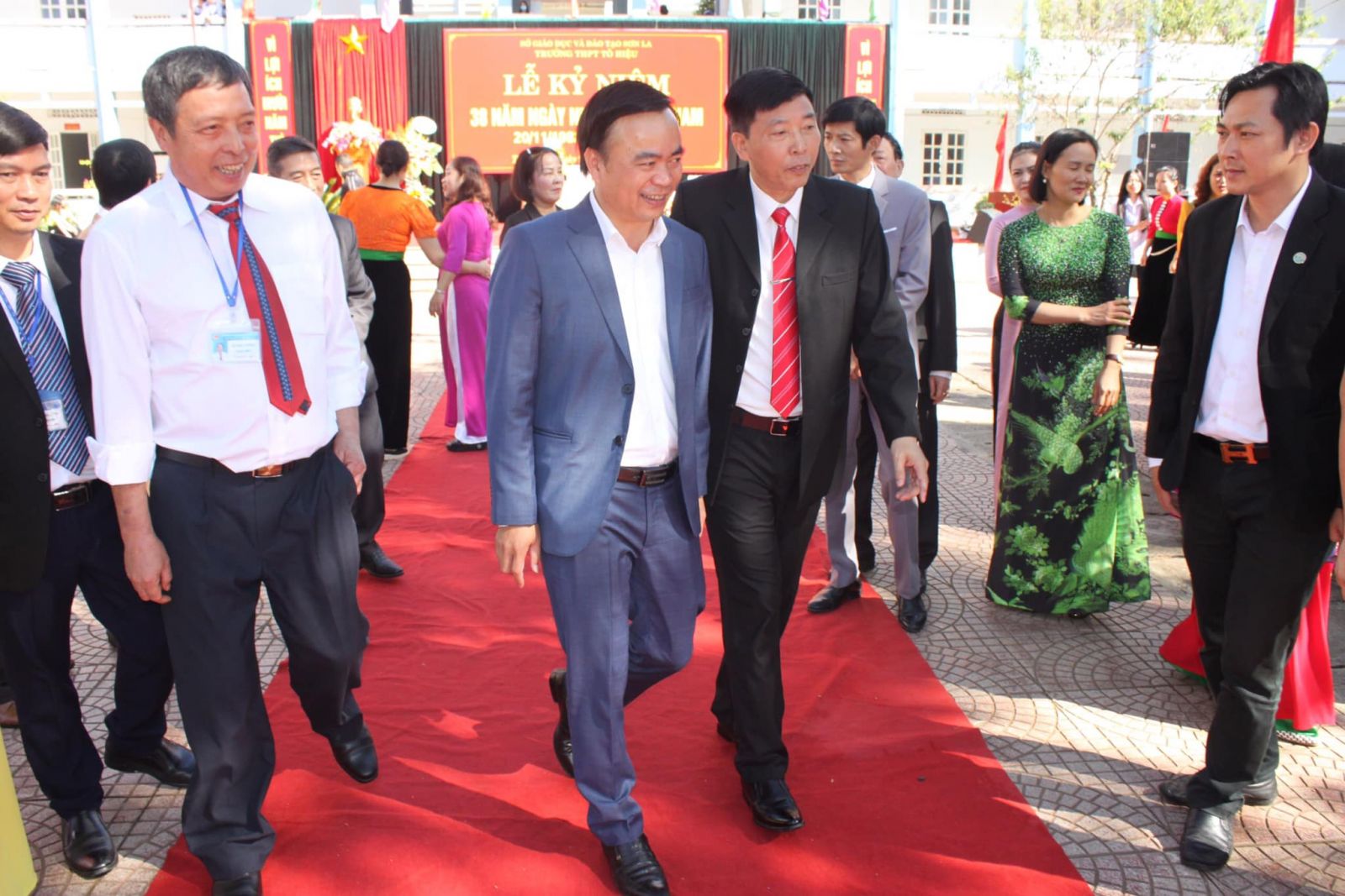 tổ chức lễ kỷ niệm