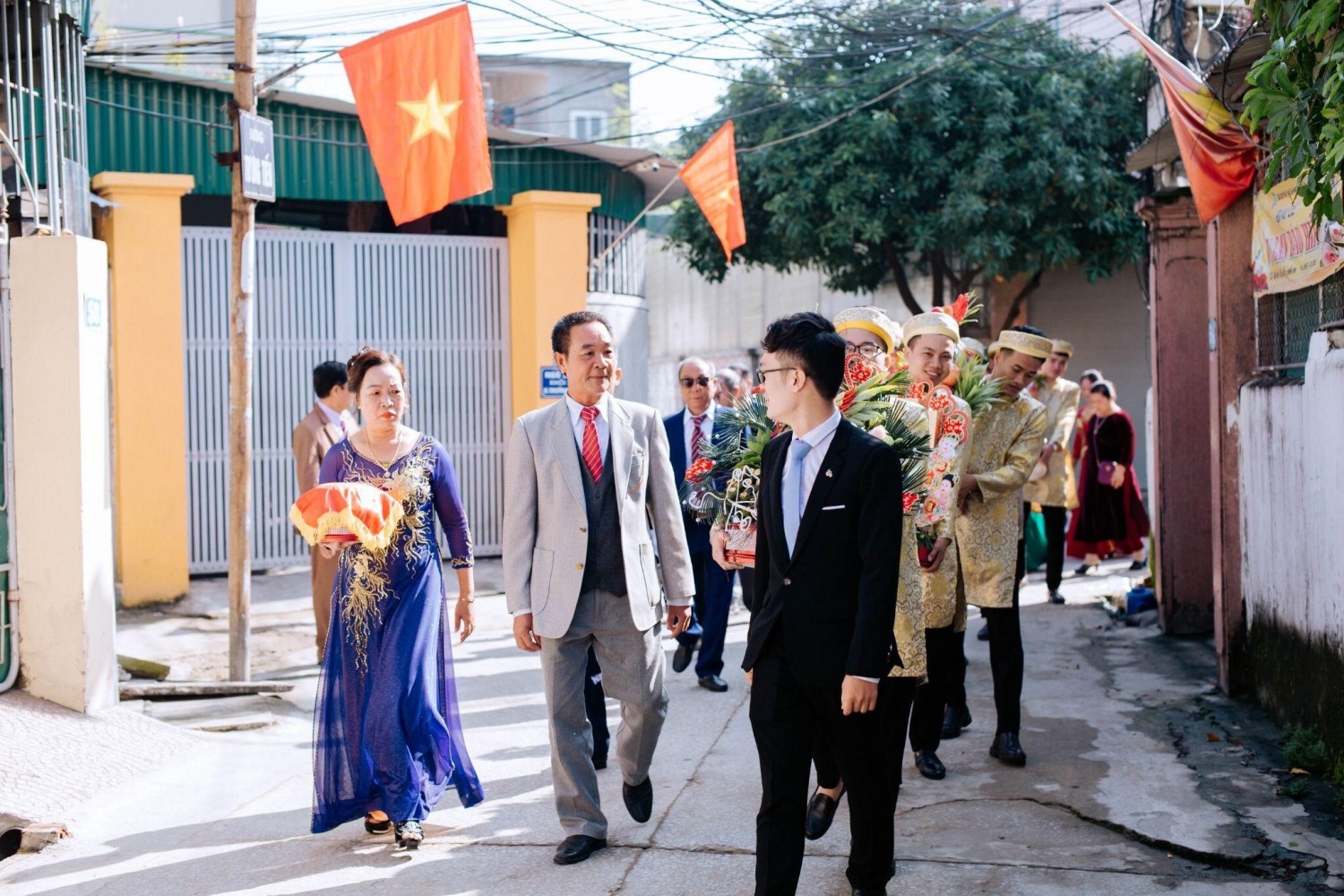 Nhà trai xuất phát đến nhà gái