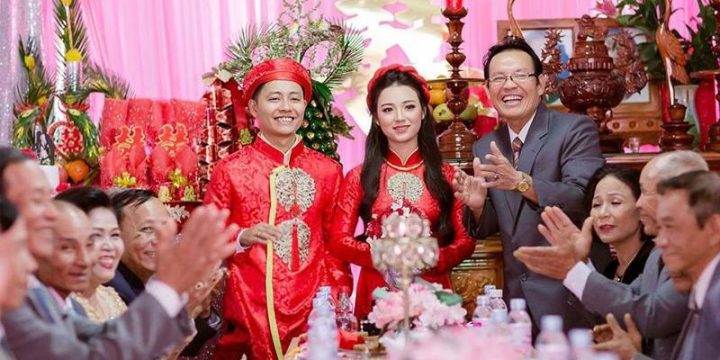 Cô dâu ra mắt hai gia đình